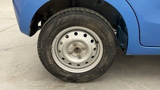 Used 2014 Maruti Suzuki Celerio [2014-2017] LXi AMT Petrol Automatic tyres RIGHT REAR TYRE RIM VIEW