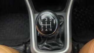 Used 2016 Maruti Suzuki S-Cross [2015-2017] Zeta 1.3 Diesel Manual interior GEAR  KNOB VIEW