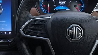 Used 2021 MG Motors Hector Plus Sharp 2.0 Diesel Turbo MT 6-STR Dual Tone Diesel Manual top_features Cruise control