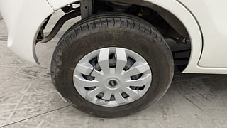Used 2016 Maruti Suzuki Alto 800 LXi Petrol Manual tyres RIGHT REAR TYRE RIM VIEW