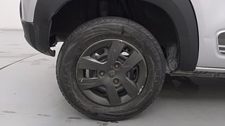 Used 2020 Renault Kwid [2015-2019] 1.0 RXT AMT Opt Petrol Automatic tyres RIGHT REAR TYRE RIM VIEW
