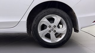 Used 2015 Honda City [2014-2017] VX (O) MT Petrol Manual tyres LEFT REAR TYRE RIM VIEW