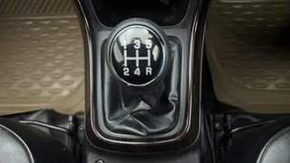 Used 2015 Maruti Suzuki S-Cross Alpha 1.3 Diesel Manual interior GEAR  KNOB VIEW