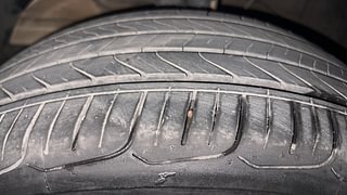Used 2018 Maruti Suzuki Baleno [2015-2019] Zeta Petrol Petrol Manual tyres LEFT FRONT TYRE TREAD VIEW