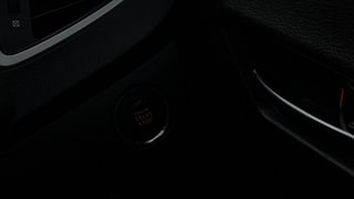 Used 2018 Maruti Suzuki Baleno [2015-2019] Zeta Petrol Petrol Manual top_features Keyless start