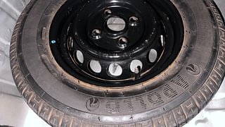Used 2015 Maruti Suzuki Alto 800 [2012-2016] LXI CNG Petrol+cng Manual tyres SPARE TYRE VIEW