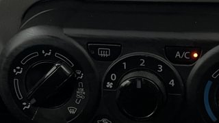 Used 2022 Maruti Suzuki Ignis Zeta AMT Petrol Petrol Automatic top_features Rear defogger
