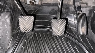Used 2018 Hyundai Elite i20 [2018-2020] Sportz 1.2 Petrol Manual interior PEDALS VIEW