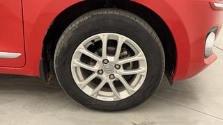 Used 2018 Maruti Suzuki Swift [2017-2021] ZXi AMT Petrol Automatic tyres RIGHT FRONT TYRE RIM VIEW