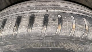 Used 2019 Maruti Suzuki Swift [2017-2021] VXI AMT Petrol Automatic tyres RIGHT REAR TYRE TREAD VIEW