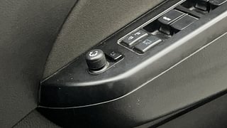 Used 2015 Maruti Suzuki Swift [2011-2017] VXi Petrol Manual top_features Adjustable ORVM