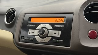 Used 2014 Honda Amaze [2013-2016] 1.2 S i-VTEC Petrol Manual top_features Integrated (in-dash) music system