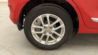 Used 2018 Maruti Suzuki Swift [2017-2021] ZXi AMT Petrol Automatic tyres RIGHT REAR TYRE RIM VIEW