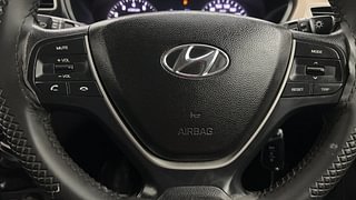 Used 2018 Hyundai Elite i20 [2018-2020] Sportz 1.2 Petrol Manual top_features Steering mounted controls