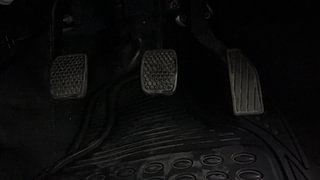 Used 2016 Maruti Suzuki Alto 800 LXi Petrol Manual interior PEDALS VIEW