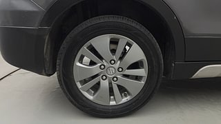 Used 2016 Maruti Suzuki S-Cross [2015-2017] Zeta 1.3 Diesel Manual tyres RIGHT REAR TYRE RIM VIEW