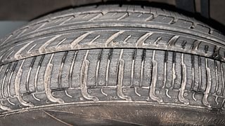 Used 2016 Renault Kwid [2015-2019] RXT Petrol Manual tyres RIGHT REAR TYRE TREAD VIEW