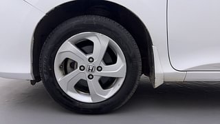 Used 2015 Honda City [2014-2017] VX (O) MT Petrol Manual tyres LEFT FRONT TYRE RIM VIEW