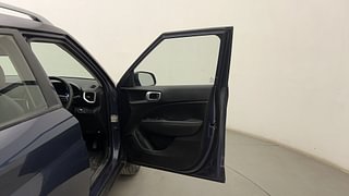 Used 2021 Hyundai Venue [2019-2022] SX 1.0 (O) Turbo iMT Petrol Manual interior RIGHT FRONT DOOR OPEN VIEW