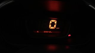 Used 2017 Renault Kwid [2015-2019] 1.0 RXT AMT Petrol Automatic interior CLUSTERMETER VIEW