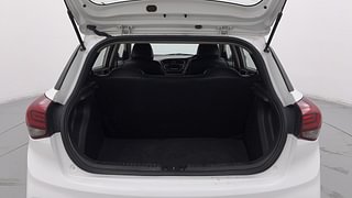 Used 2018 Hyundai Elite i20 [2018-2020] Sportz 1.2 Petrol Manual interior DICKY INSIDE VIEW