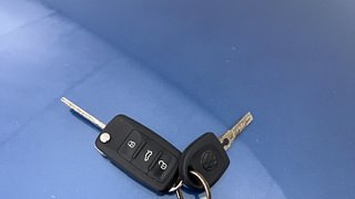 Used 2017 Volkswagen Ameo [2016-2020] Comfortline Plus 1.5 (D) Diesel Manual extra CAR KEY VIEW