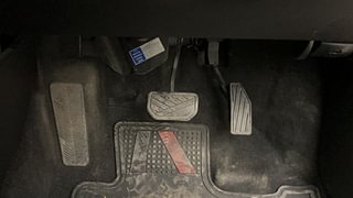 Used 2018 Maruti Suzuki Swift [2017-2021] ZXi AMT Petrol Automatic interior PEDALS VIEW