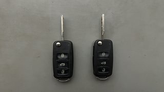 Used 2013 volkswagen Vento 1.6L Comfortline Petrol Petrol Manual extra CAR KEY VIEW