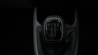 Used 2020 Hyundai Grand i10 Nios Sportz U2 1.2 CRDI Diesel Manual interior GEAR  KNOB VIEW