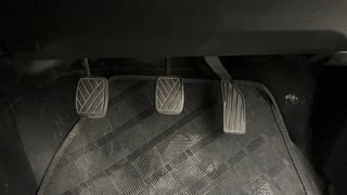 Used 2015 Maruti Suzuki Swift [2011-2017] VXi Petrol Manual interior PEDALS VIEW