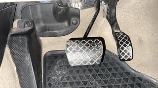 Used 2017 Volkswagen Ameo [2016-2017] Comfortline 1.5L AT (D) Diesel Automatic interior PEDALS VIEW
