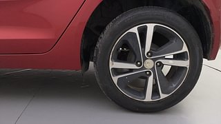 Used 2022 Tata Altroz XZ Plus 1.2 Dual Tone Petrol Manual tyres LEFT REAR TYRE RIM VIEW