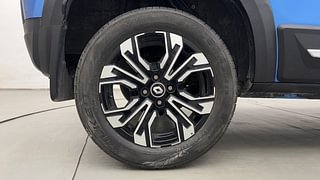 Used 2021 Renault Kiger RXZ 1.0 Turbo MT Petrol Manual tyres RIGHT REAR TYRE RIM VIEW