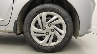 Used 2022 Hyundai Aura S 1.2 CNG Petrol Petrol+cng Manual tyres RIGHT FRONT TYRE RIM VIEW