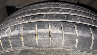 Used 2022 Maruti Suzuki Baleno [2019-2022] Zeta Petrol Petrol Manual tyres LEFT FRONT TYRE TREAD VIEW