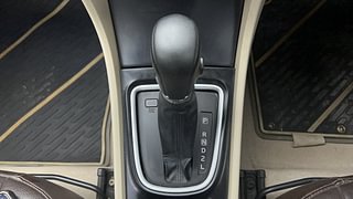 Used 2018 Maruti Suzuki Ciaz Zeta AT Petrol Petrol Automatic interior GEAR  KNOB VIEW