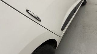 Used 2018 Hyundai Grand i10 [2017-2020] Sportz 1.2 Kappa VTVT CNG (Outside Fitted) Petrol+cng Manual dents MINOR SCRATCH