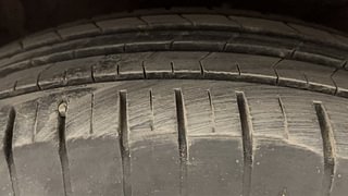 Used 2018 Maruti Suzuki Swift [2017-2021] ZXi AMT Petrol Automatic tyres RIGHT FRONT TYRE TREAD VIEW