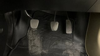 Used 2014 Honda Amaze [2013-2016] 1.2 S i-VTEC Petrol Manual interior PEDALS VIEW
