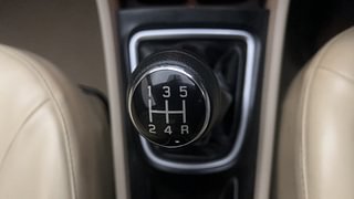 Used 2017 Maruti Suzuki Ciaz [2014-2017] VDi+ SHVS Diesel Manual interior GEAR  KNOB VIEW