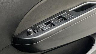 Used 2015 Maruti Suzuki Swift [2011-2017] VXi Petrol Manual top_features Power windows