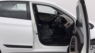 Used 2018 Hyundai Elite i20 [2018-2020] Sportz 1.2 Petrol Manual interior RIGHT SIDE FRONT DOOR CABIN VIEW