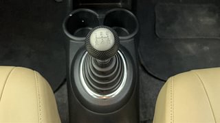 Used 2017 Honda Brio [2017-2018] S MT Petrol Manual interior GEAR  KNOB VIEW