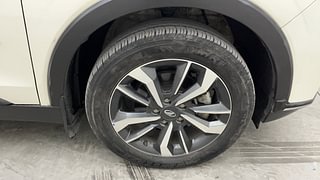Used 2022 Mahindra XUV 300 W8 (O) Petrol Petrol Manual tyres RIGHT FRONT TYRE RIM VIEW