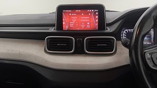 Used 2022 Tata Punch Creative Dual Tone Petrol Manual top_features Integrated (in-dash) music system