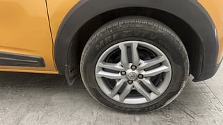 Used 2022 Renault Triber RXZ Petrol Manual tyres RIGHT FRONT TYRE RIM VIEW