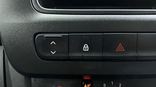 Used 2020 Renault Kwid 1.0 RXL AMT Petrol Automatic top_features Central locking