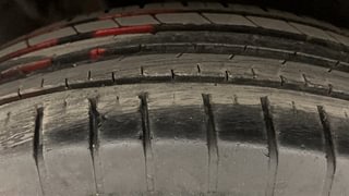 Used 2018 Maruti Suzuki Swift [2017-2021] ZXi AMT Petrol Automatic tyres RIGHT REAR TYRE TREAD VIEW
