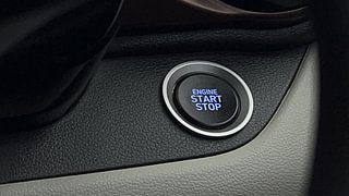 Used 2024 Hyundai Aura SX 1.2 CNG Petrol+cng Manual top_features Keyless start