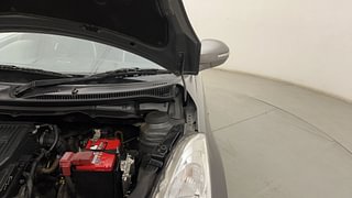 Used 2015 Maruti Suzuki Swift [2011-2017] VXi Petrol Manual engine ENGINE LEFT SIDE HINGE & APRON VIEW